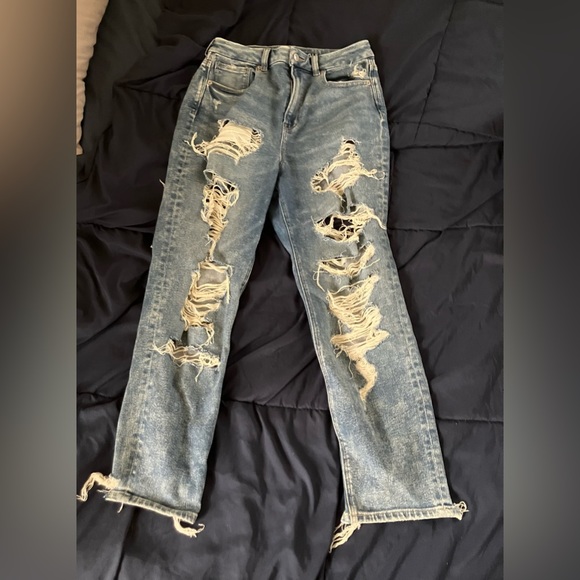 American Eagle Stretch Ripped Curvy Mom Jeans SHORT - Picture 1 of 7